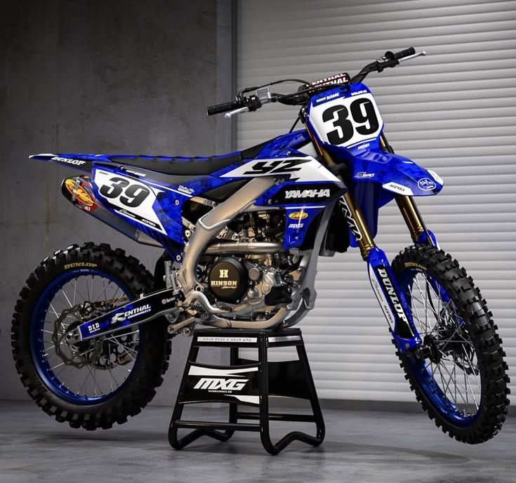 Livery yz